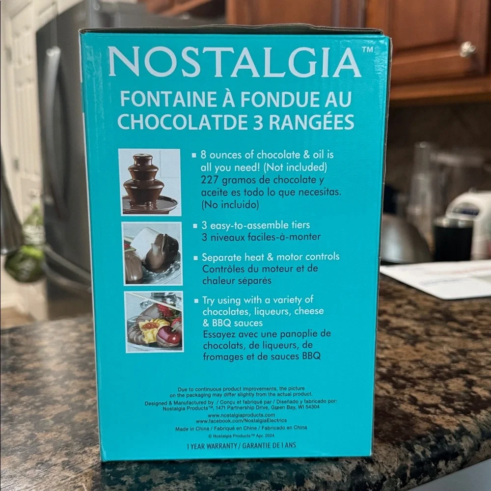 NOSTALGIA 3-TIER CHOCOLATE FOUNTAIN 8 0z